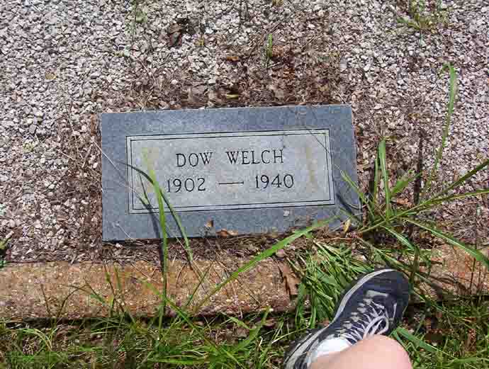 Tombstone of Dow Welch