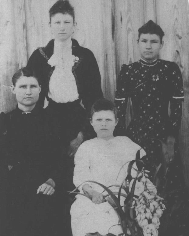 Mattie Brown and Daughters, Brown County, Texas