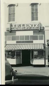 LentzJewelryCoOutside1943