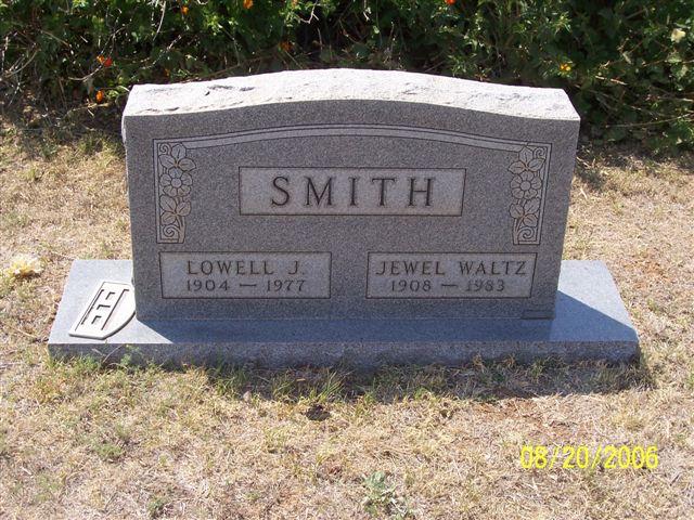 Tombstone of Lowell J. Smith (1904-1977) and Jewel Waltz Smith (1908-1983)
