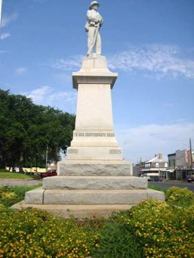 Confederate Monument 2.jpg
